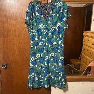Cabi Green Floral reversible V-Neck Women’s Dress